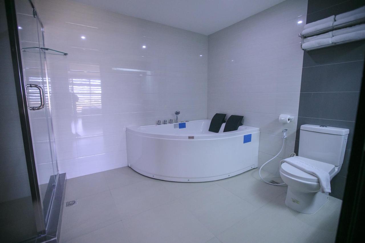 La Maja Rica Hotel Tarlac City Dış mekan fotoğraf